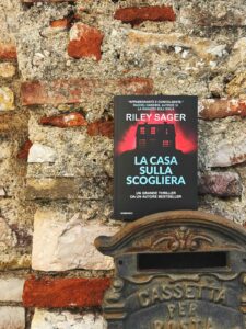 La casa sulla scogliera Riley Sager recensione